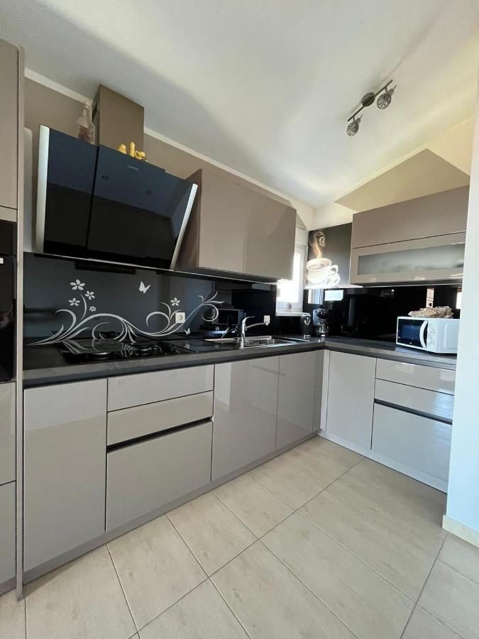 Apartments Four You-With Sea View Zadar Exterior photo
